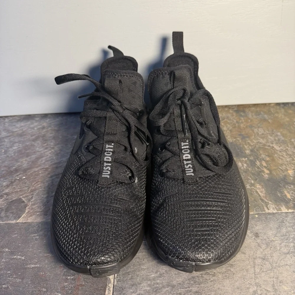 Nike Free TR 8 Triple Black 942888-002 Women's sz 5.5  Gym Training Shoes